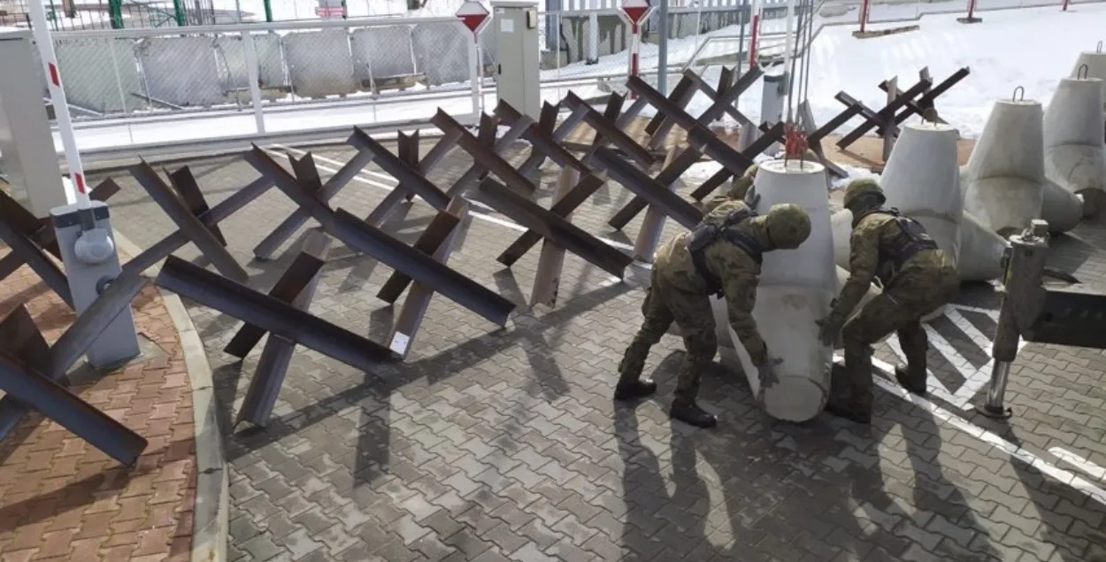 Польские укрепления на границе с Беларусью / twitter.com/mblaszczak
