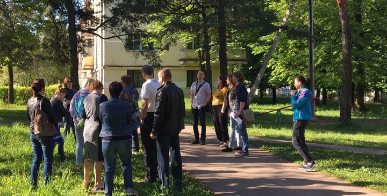 Мінчукі з вуліцы Цэнтральнай спынілі высечку дрэваў