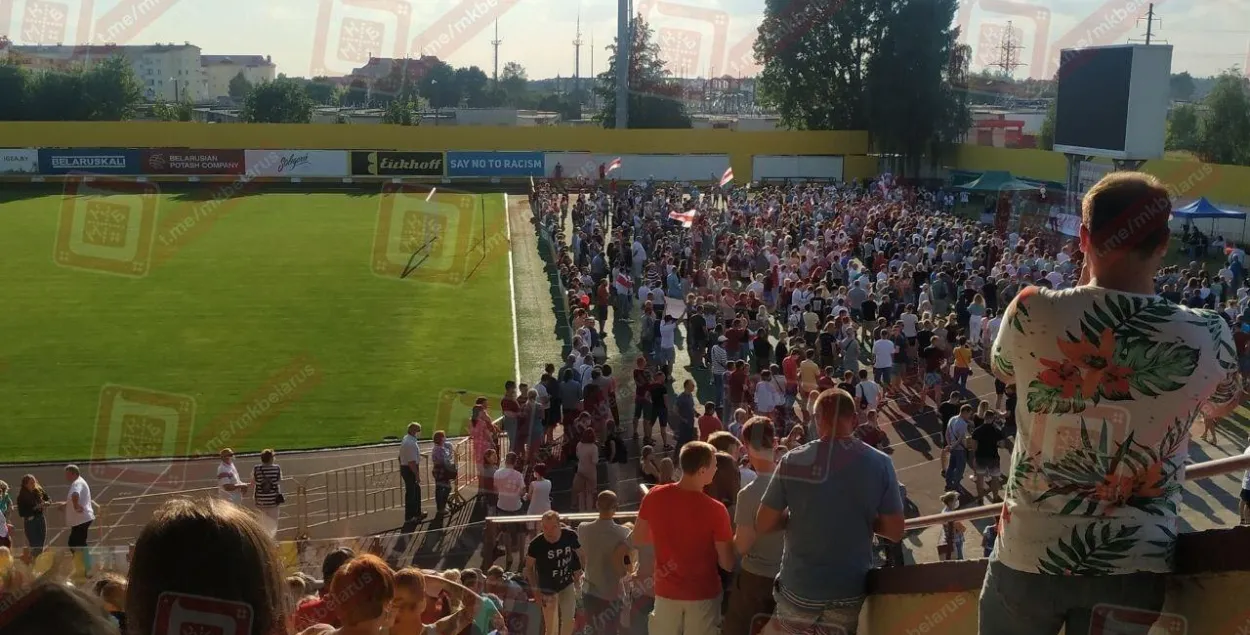 Многолюдный митинг в Солигорске / Фото телеграм-канала "Мая краіна Беларусь"​