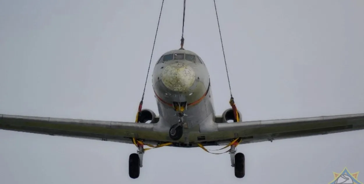 Верталёт МНС нёс над Мінскам фюзеляж самалёта Як-40 (фота, відэа)