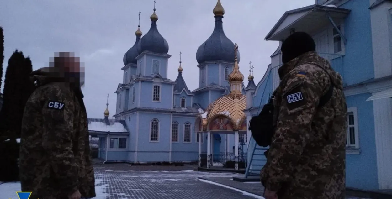 Прадстаўнікі ўкраінскіх спецслужбаў на тэрыторыі храма /&nbsp;@SBUkr

