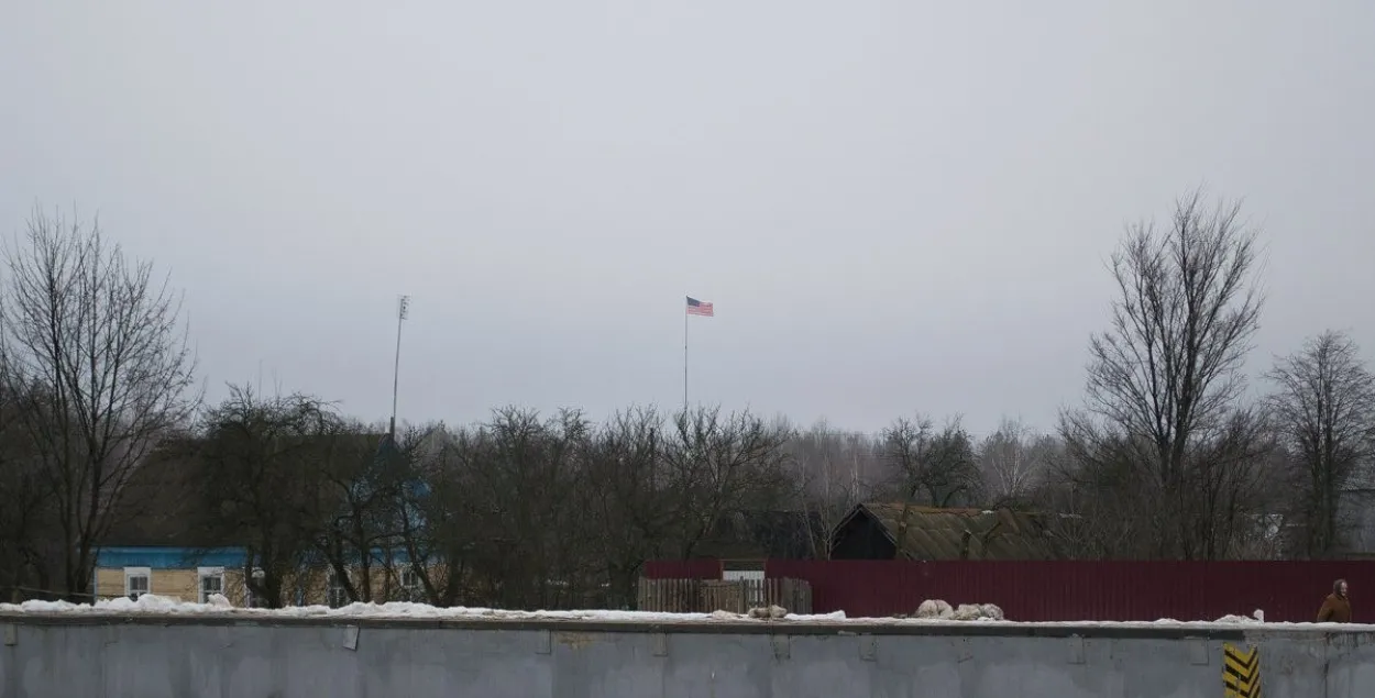 Жыхара вёскі ў Асіповіцкім раёне пакаралі за амерыканскі сцяг