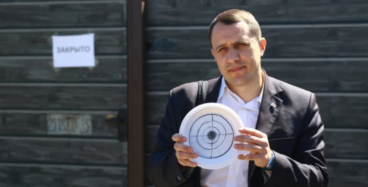 Паўла Севярынца затрымалі каля Курапатаў