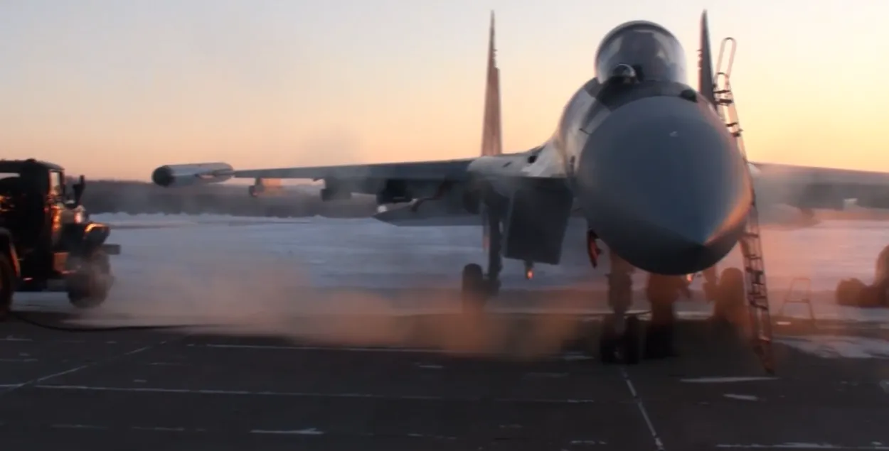 Су-35 перад пераброскай у Беларусь