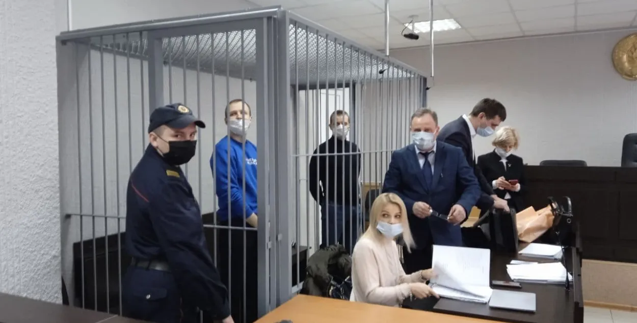 Мужчыны, якія трапілі ў засаду АМАПа, атрымалі 6 і 7 гадоў калоніі