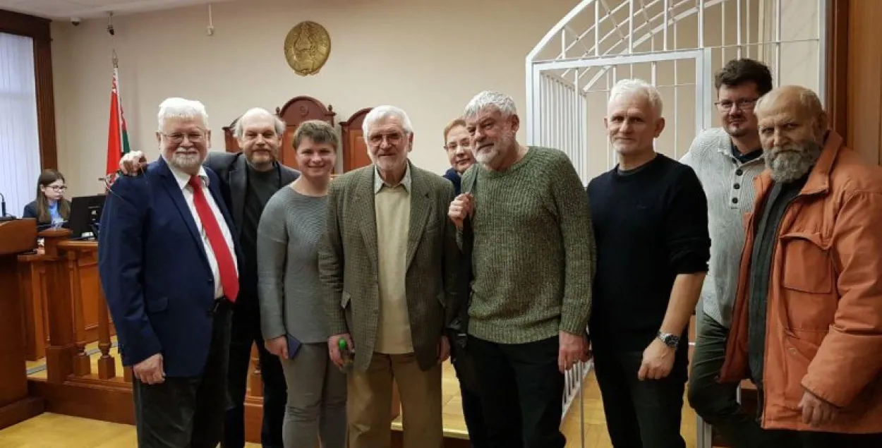 A memory photo in court / spring96.org