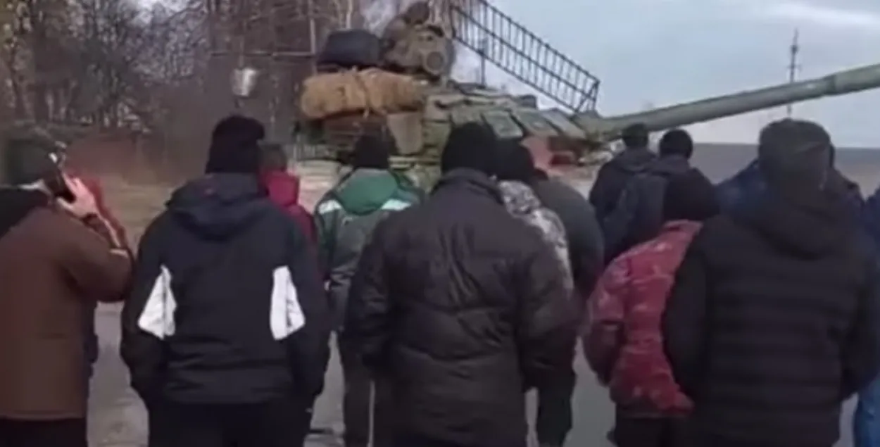 Як украінцы змагаюцца на акупаванай тэрыторыі голымі рукамі