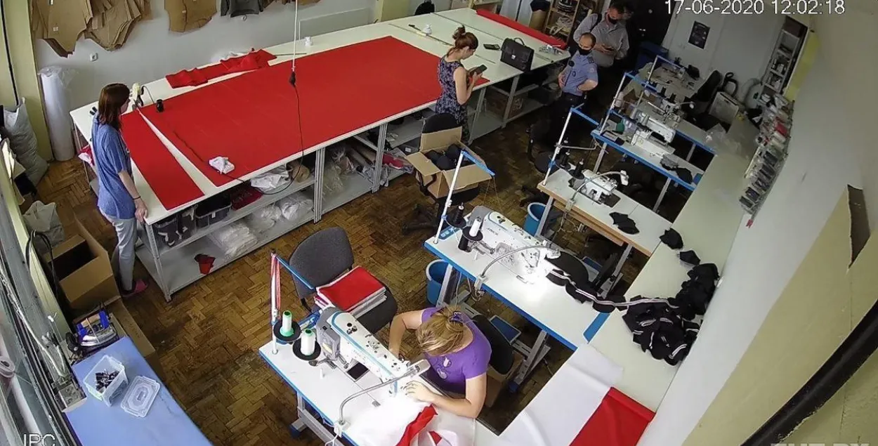 Agents are inspecting&nbsp;a Symbal.by's workshop in Minsk&nbsp;/ TUT.by​