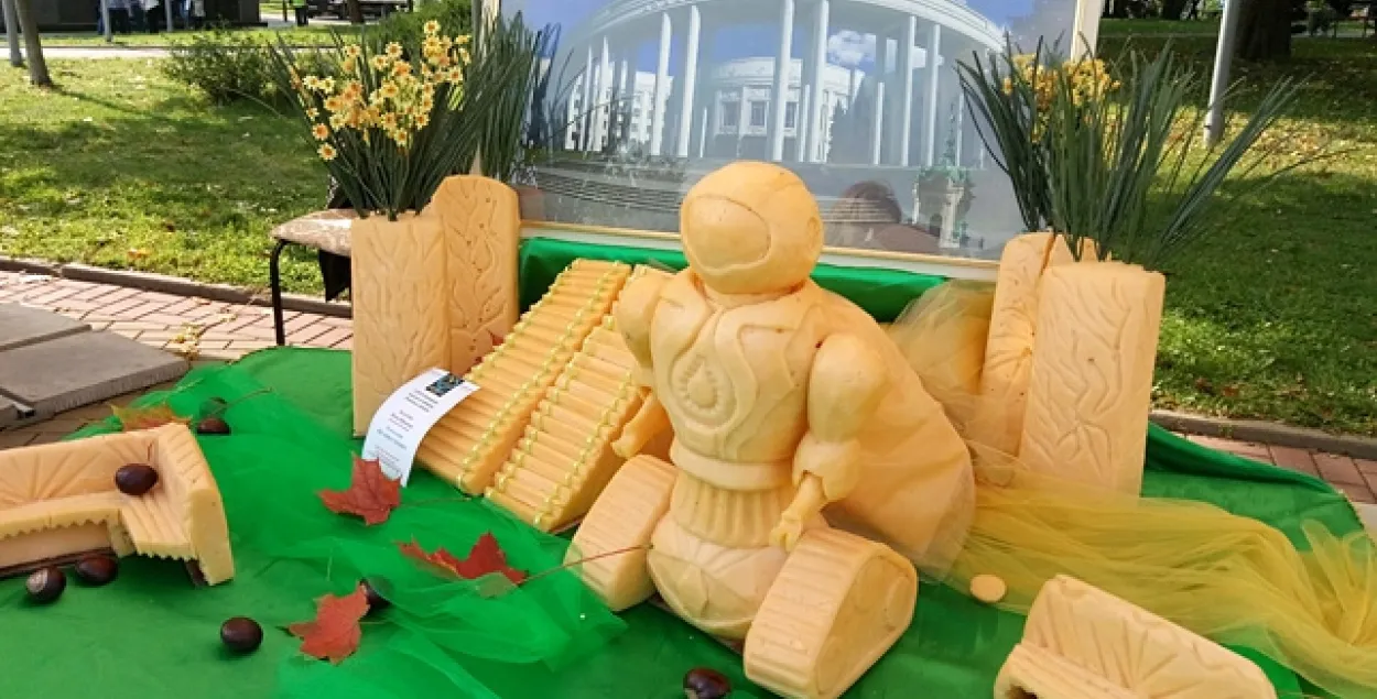 Фотафакт: У Гродне зрабілі сырнага робата