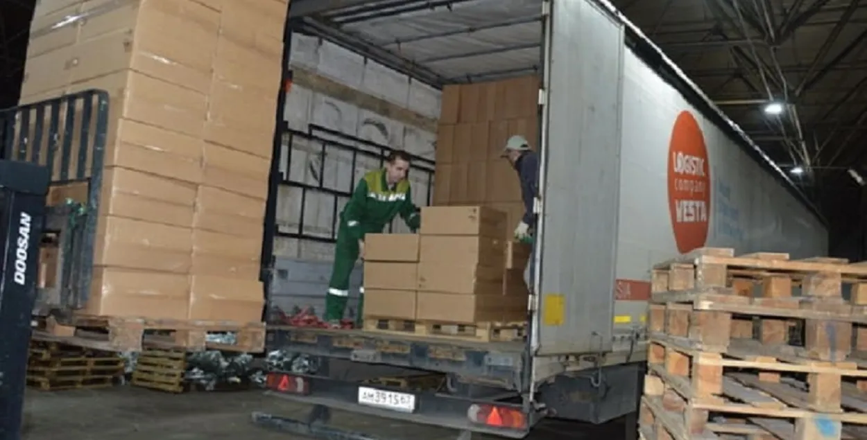 Разгрузка кантрабанды / ctu.customs.gov.ru
