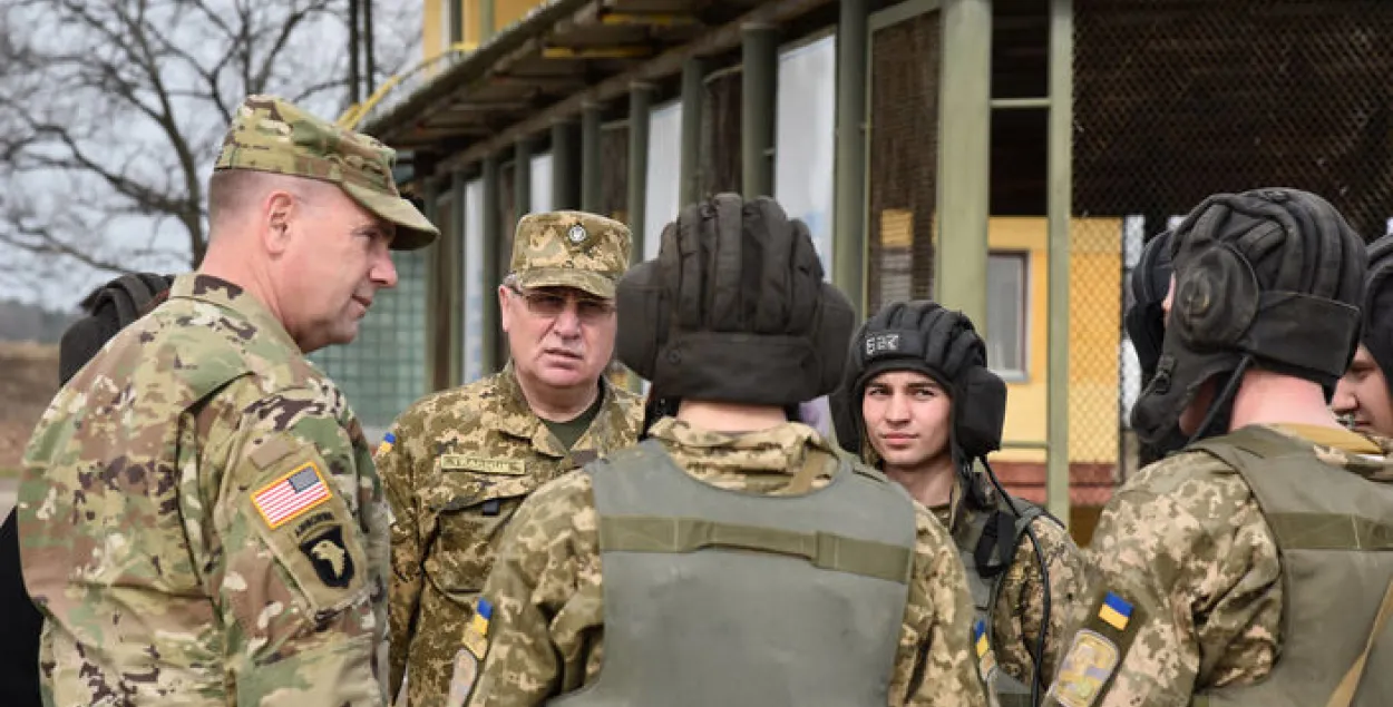 Калі праект ухваляць, то амерыканскія інструктары будуць вучыць па-новаму і большую колькасць украінскіх байцоў / Мінабароны Украіны
