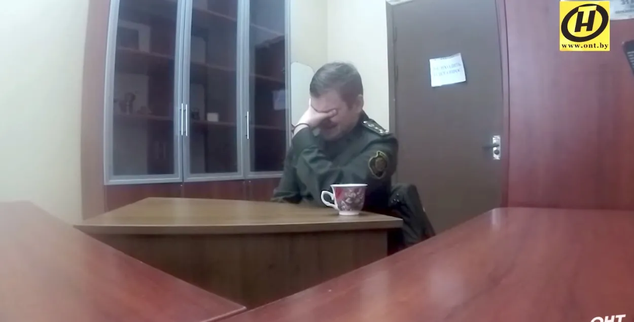 У траўні за "здраду дзяржаве" экс-афіцэр Генштаба Дзяніс Урад быў асуджаны на 18 гадоў пазбаўлення волі / ОНТ