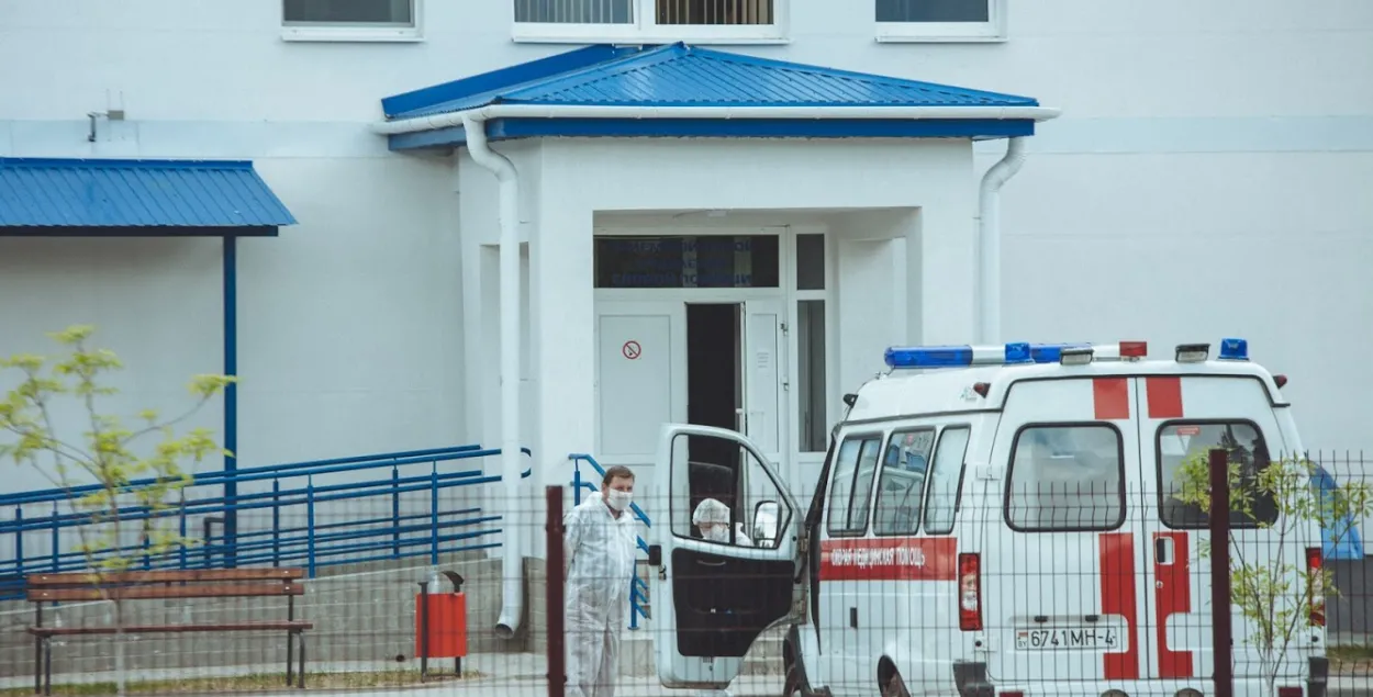 COVID-19 в Беларуси: число новых случаев третий день подряд остается ниже 400