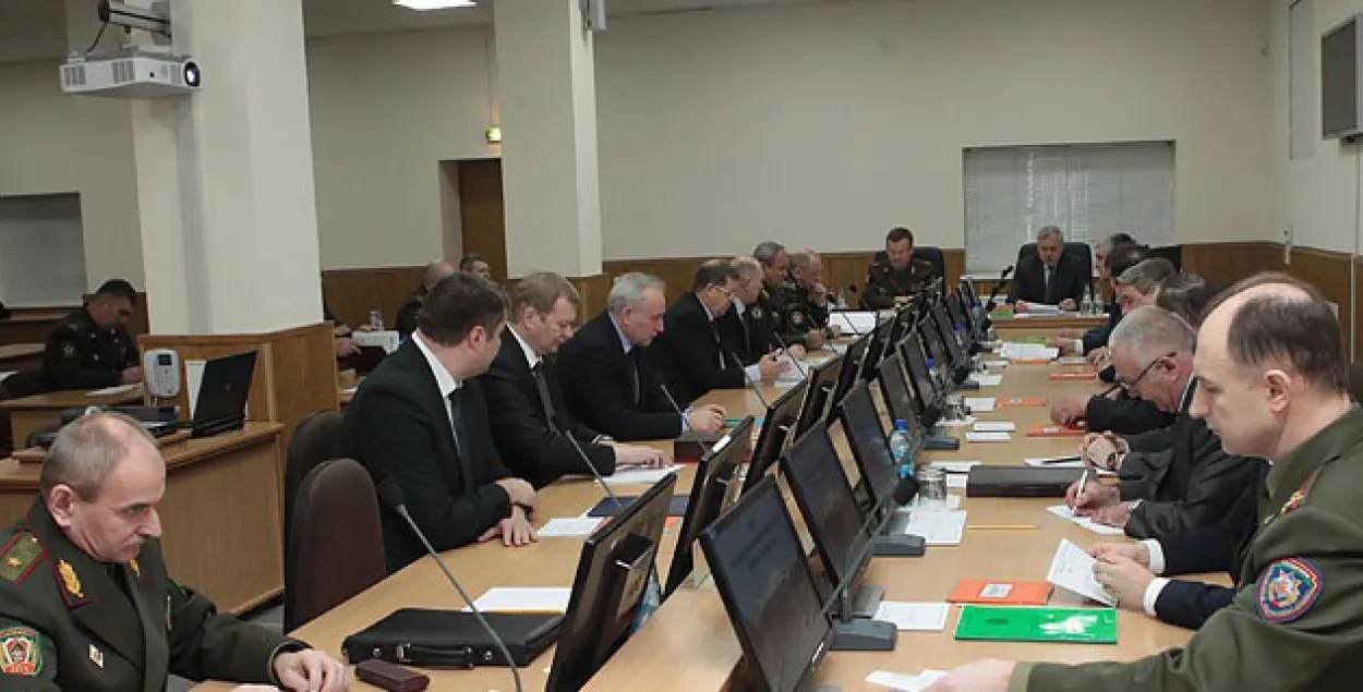 Сілавікі ў Мінску абмяркоўваюць ваенную бяспеку ў краіне