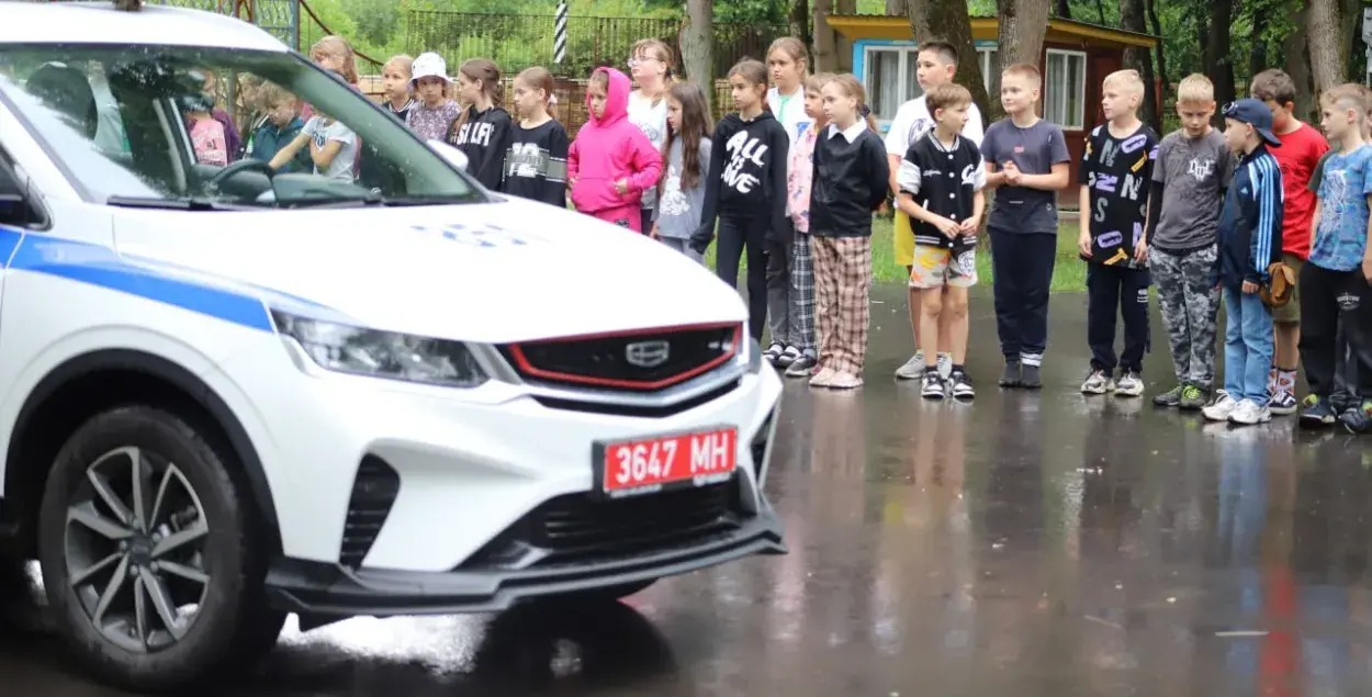 Міліцыя і дзеці / sb.by
