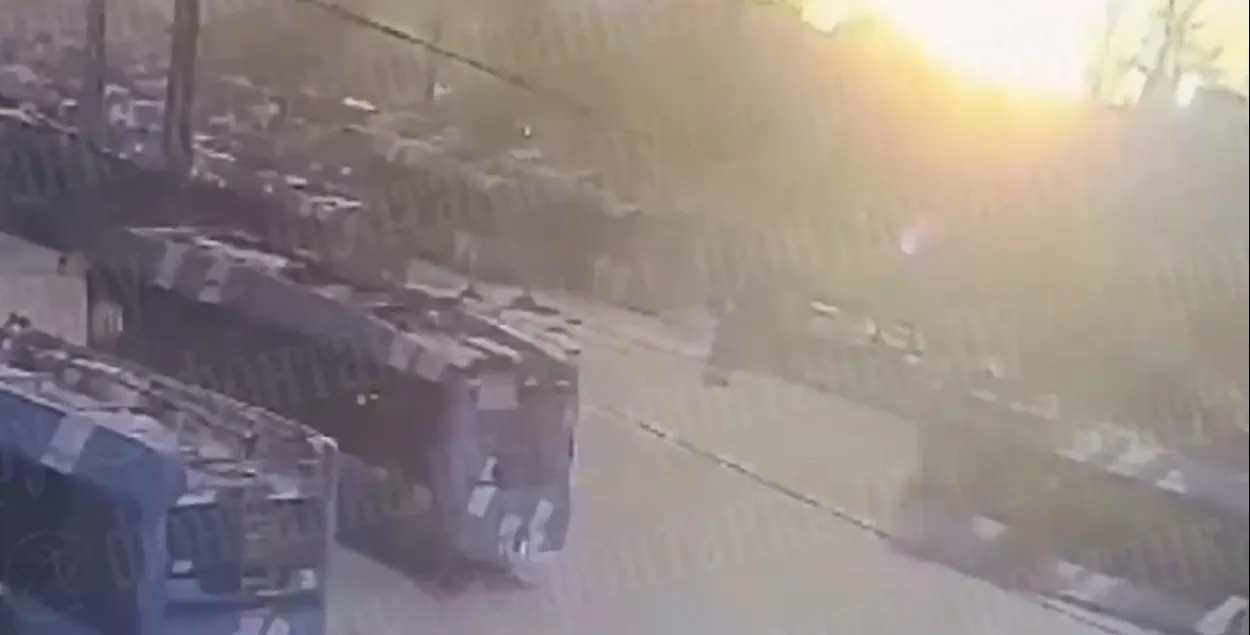 Взрыв попал на камеры, установленные в троллейбусном депо&nbsp;
