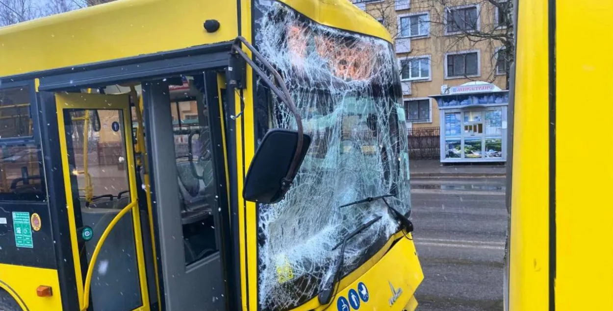 &nbsp;Аўтобусы рухаліся ў спадарожным напрамку
