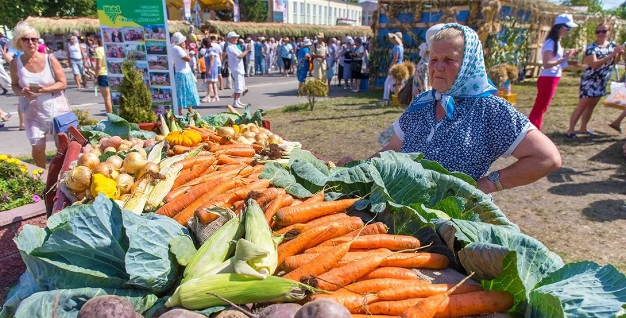 Продаж гародніны на Палессі
