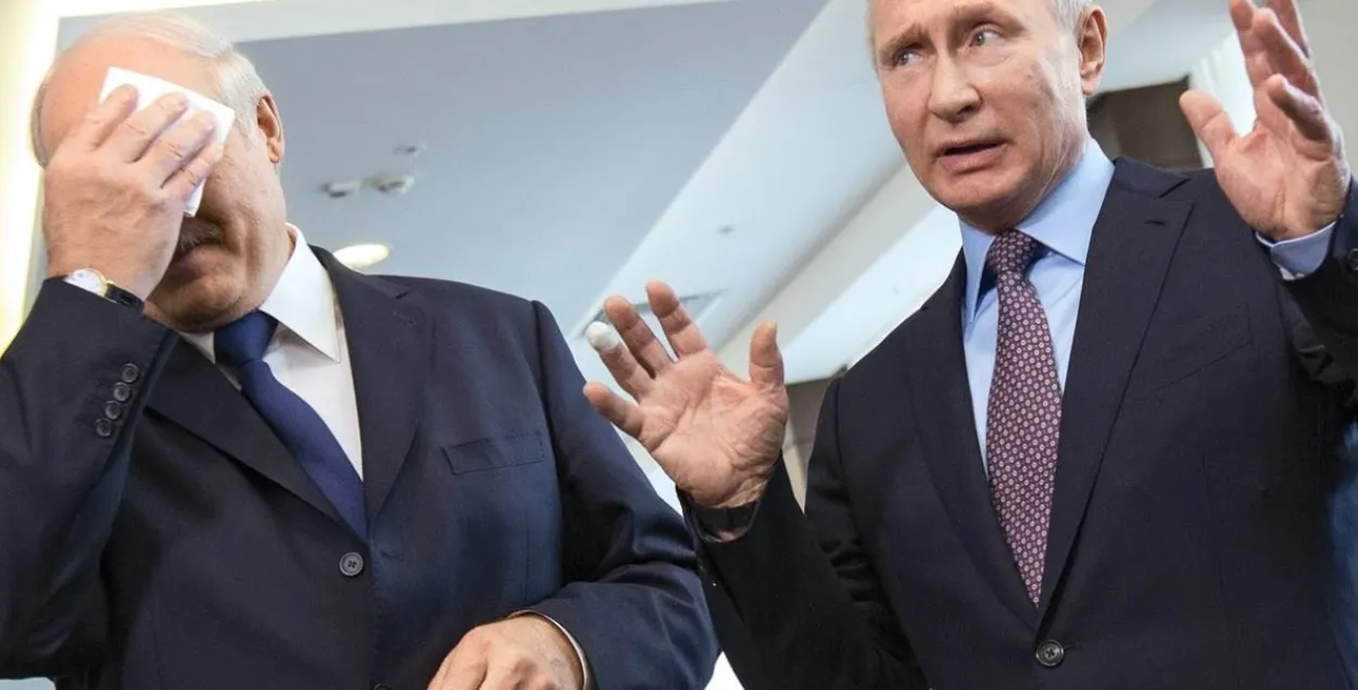 Путин утверждает, что его пригласил Лукашенко
