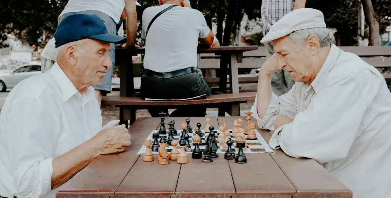 На пенсіі
