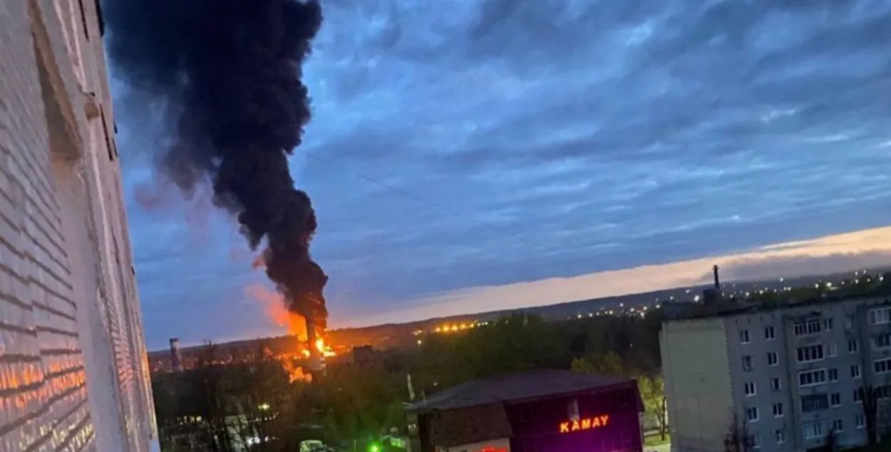 Пожар после атаки беспилотников&nbsp; в Смоленской области
