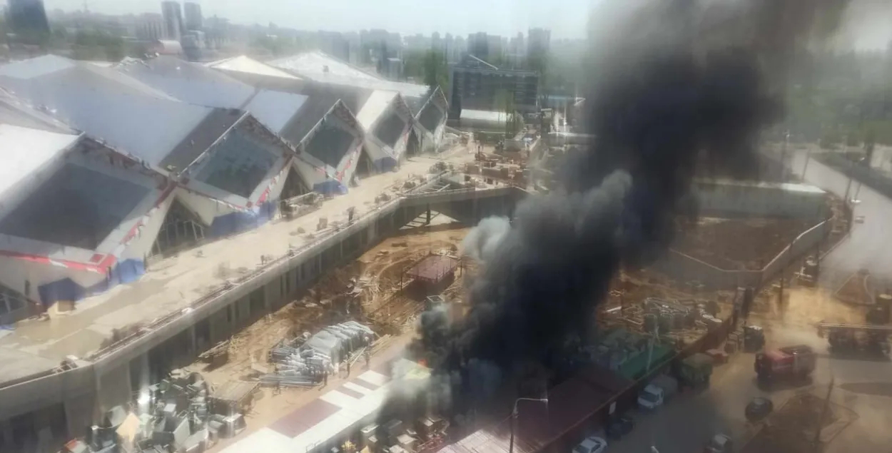Пожар в районе станции метро "Молодежная"
