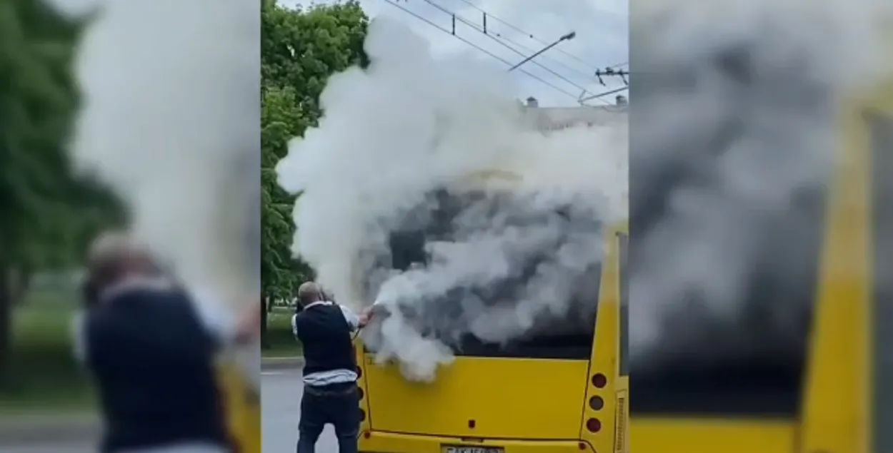Аўтобус МАЗ зноў паспрабаваў загарэцца
