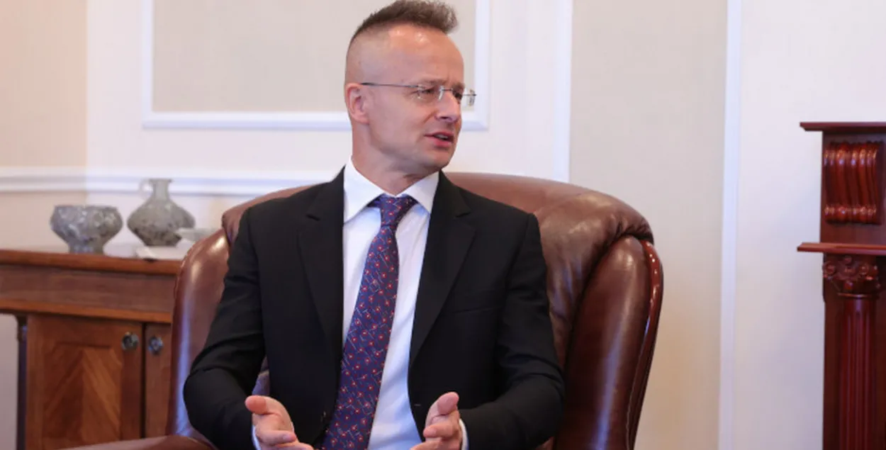 Петэр Сіярта
