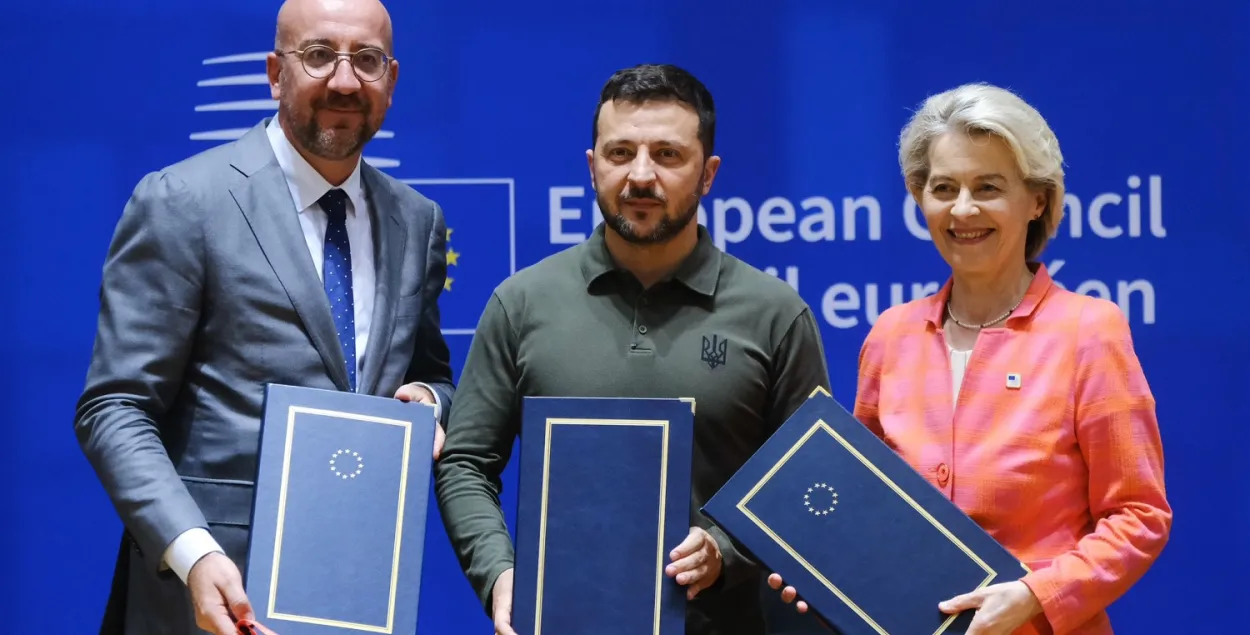 Прэзідэнт Еўрасавета Шарль Мішэль, Уладзімір Зяленскі і кіраўніца Еўракамісіі Урсула фон дэр Ляен
