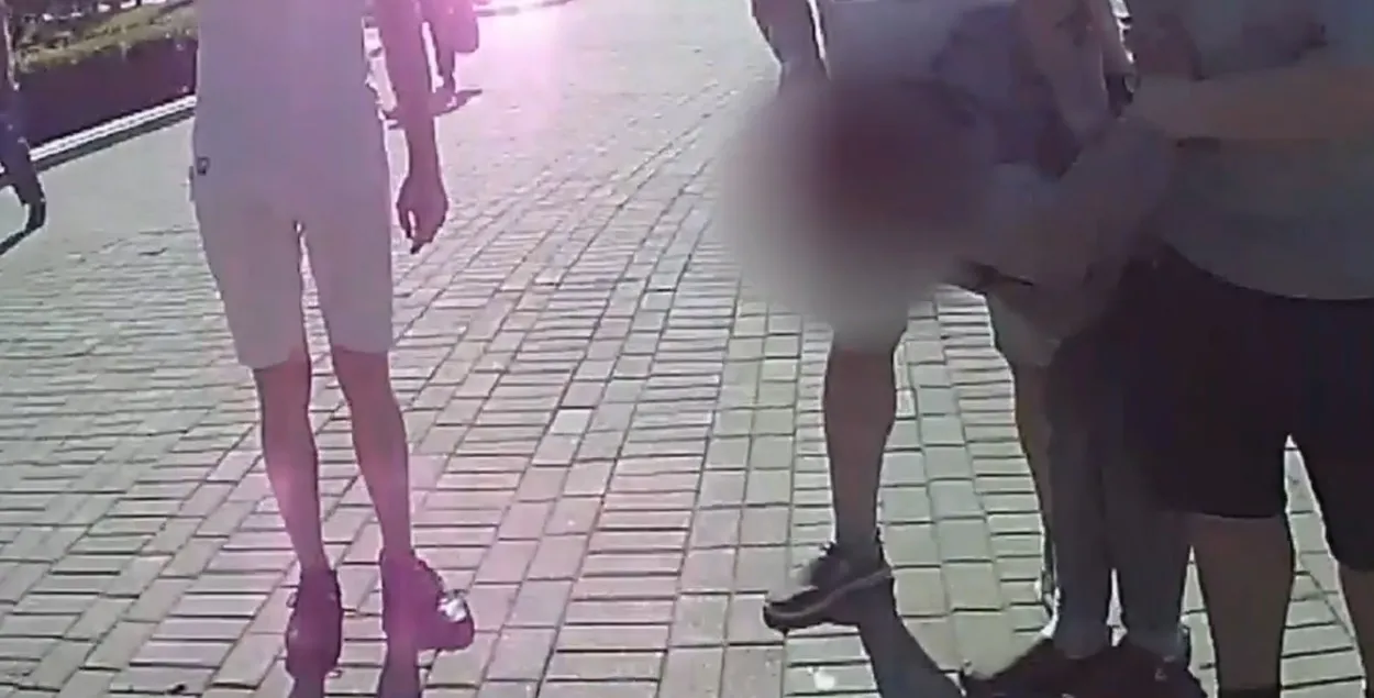 Пассажиры сами задержали хулигана
