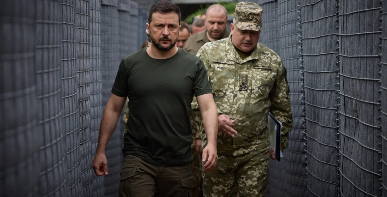 Владимир Зеленский с военными
