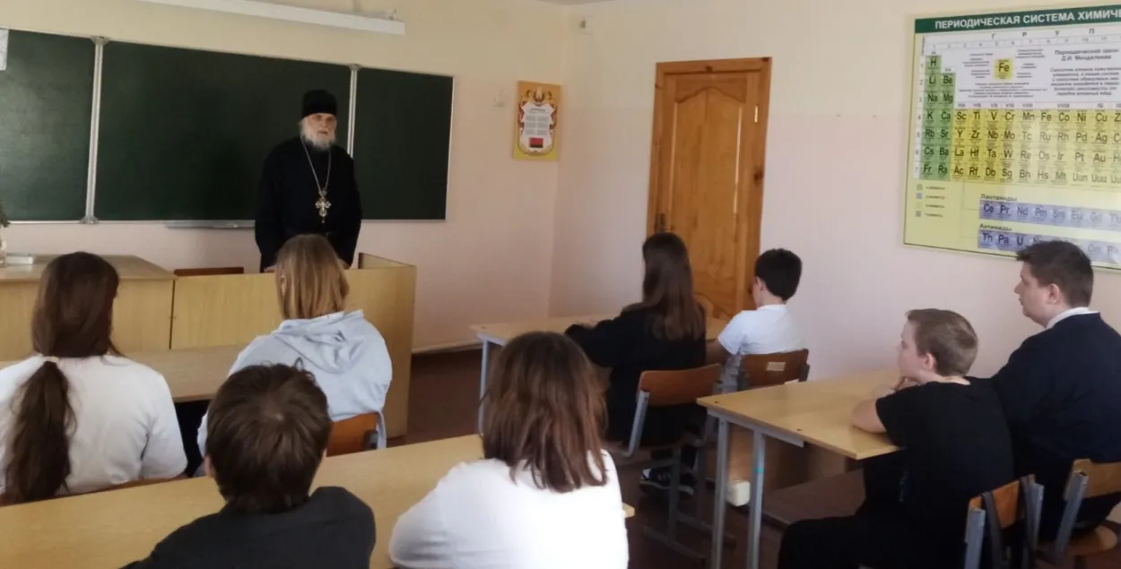 У назвах тэмаў заняткаў прысутнічаюць словы "духоўнасць", "міласэрнасць", "пакора" і "лагоднасць"
