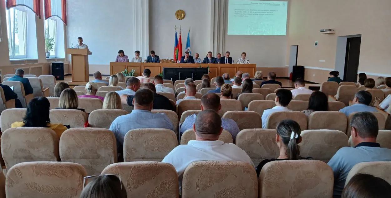 На совещании предложили "вести борьбу" за молодых специалистов
