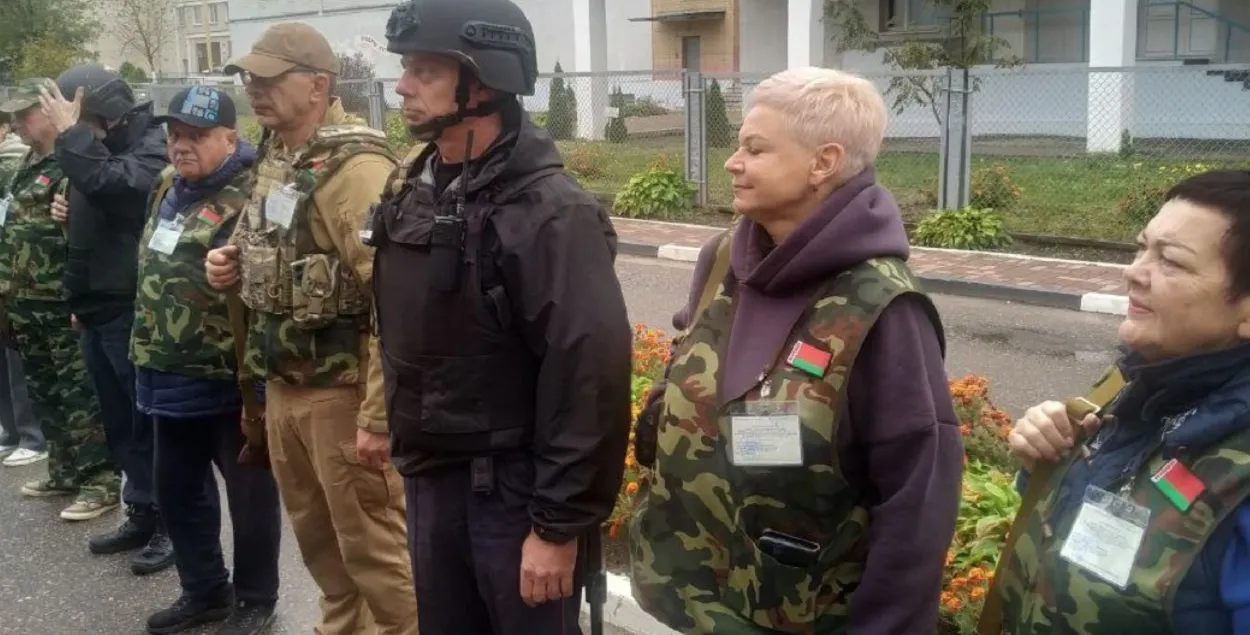 У атрад запісалі толькі правераных "кампетэнтнымі органамі" людзей

