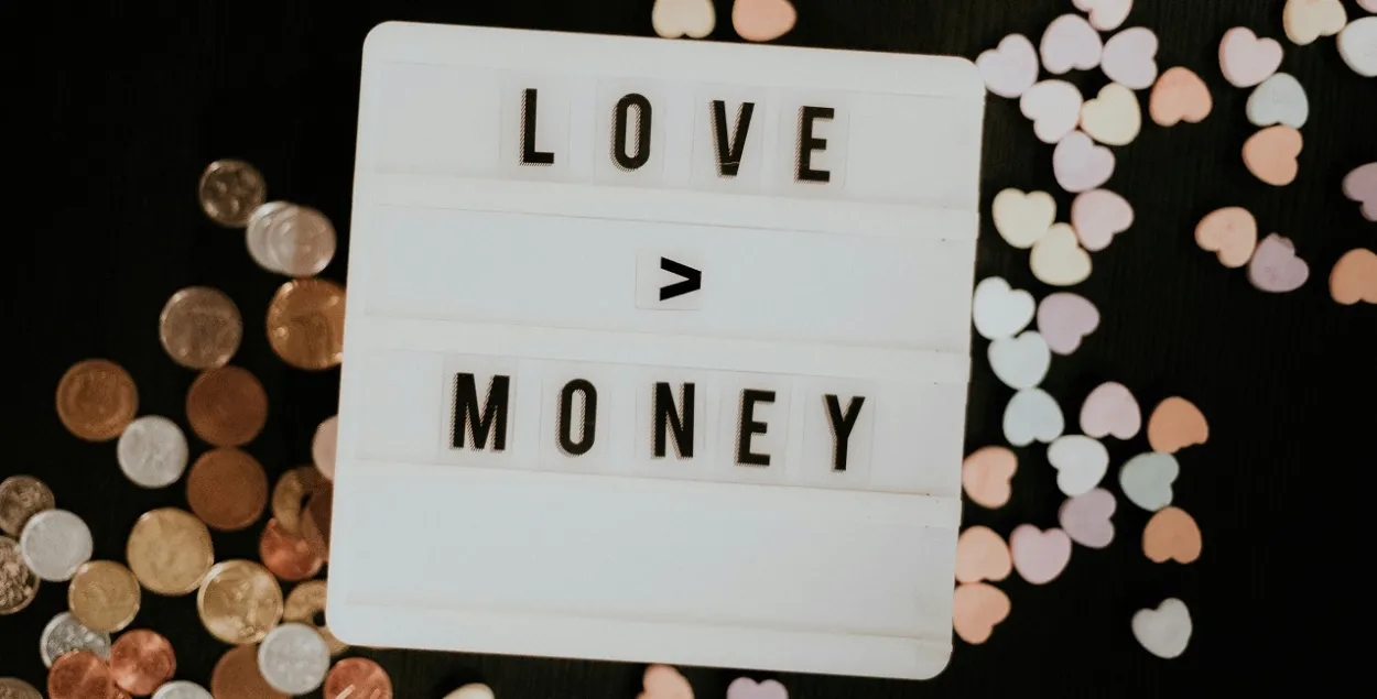 Love and&nbsp; money
