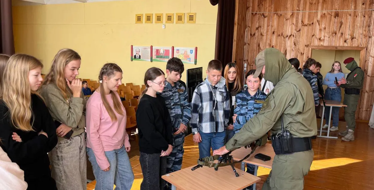 Ідэалагічная апрацоўка дзяцей у Століне
