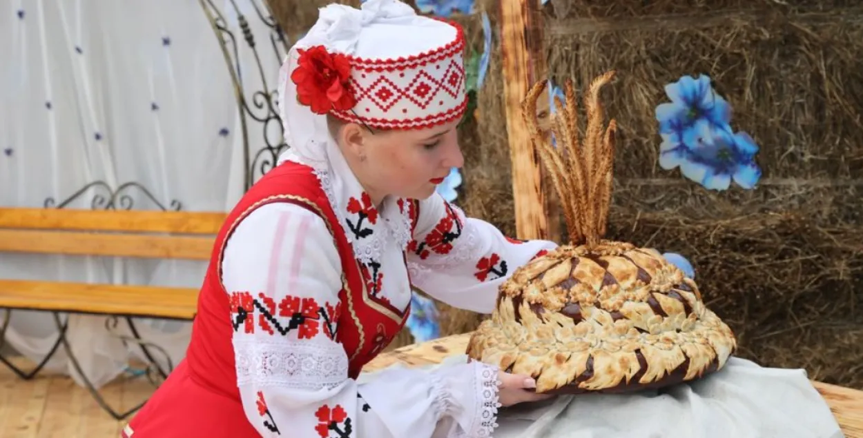 Областные "Дожинки" прошли в городском поселке Корма&nbsp;
