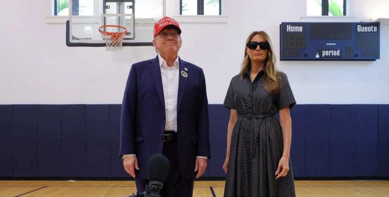 Дональд Трамп з жонкай Меланіяй
