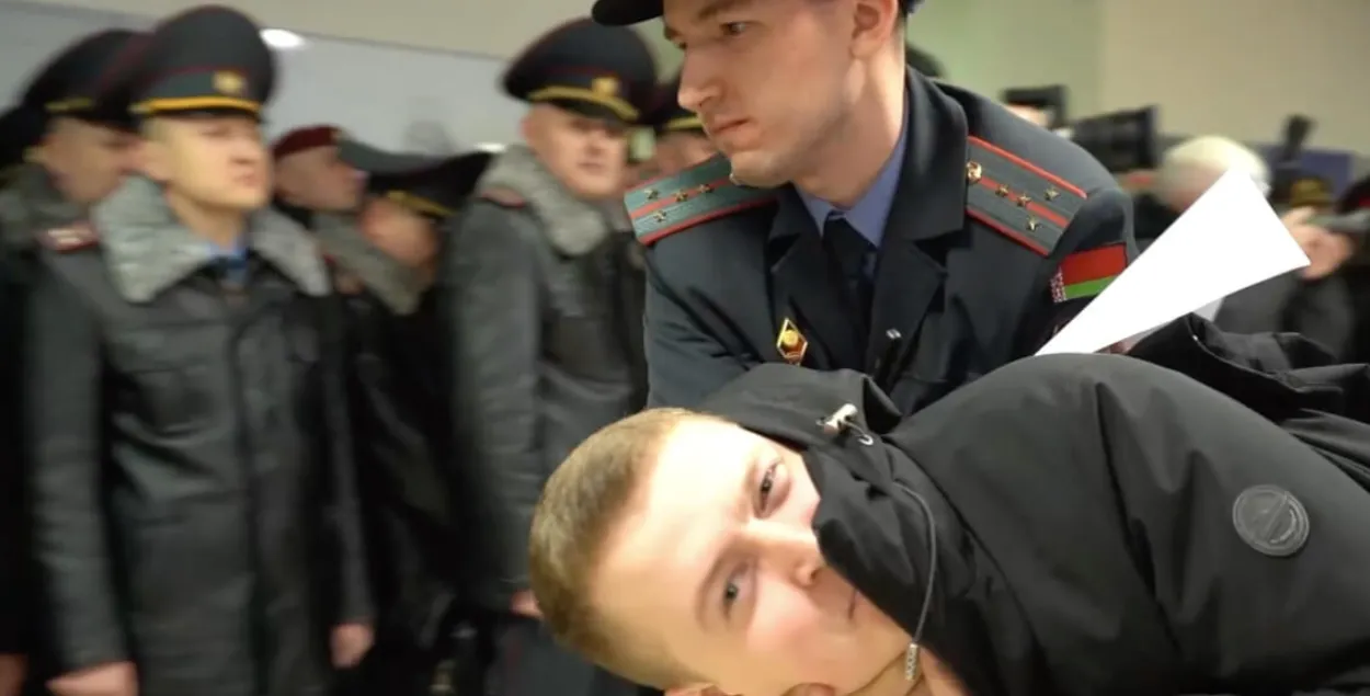 Затрыманне на "выбарчым участку"
