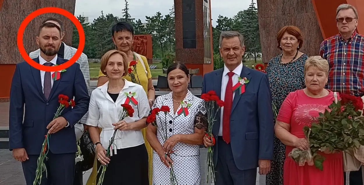 Уладзімір Зубкоў крайні злева
