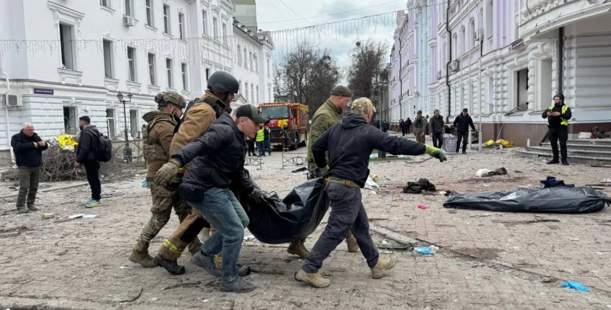 Последствия российской атаки по Сумам
