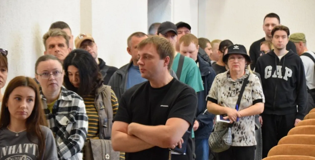Гомельскія "дармаеды", якіх выклікалі на прафілактычнае мерапраыемства
