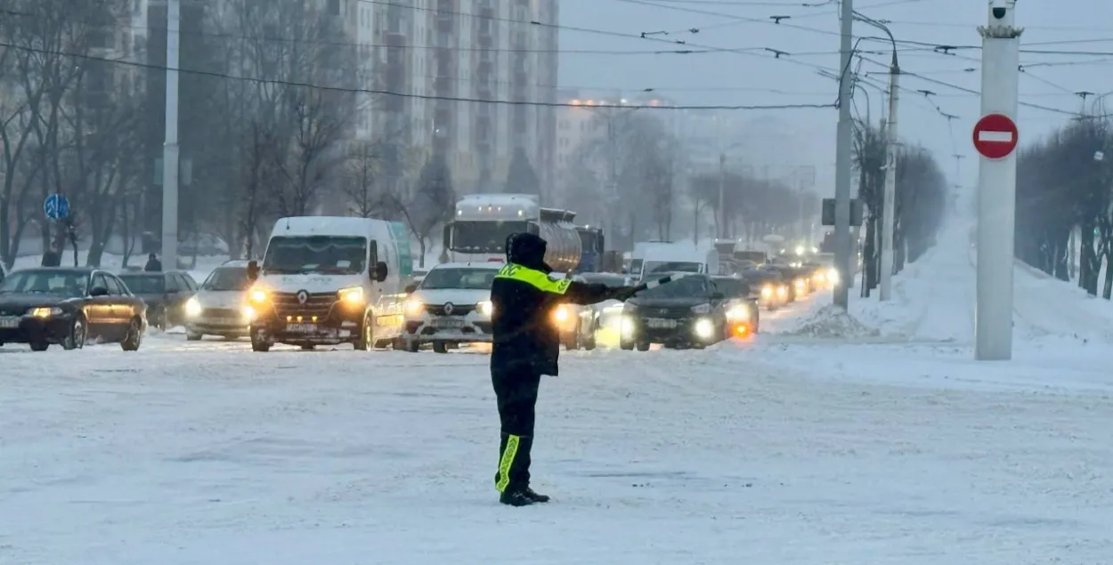 Адзін з праспектаў Мінска зімой
