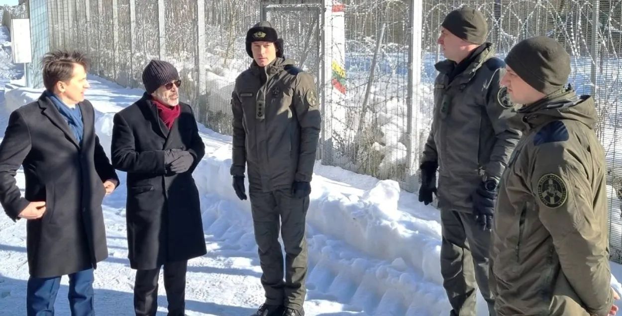 Португальский министр обороны на границе Литвы и Беларуси
