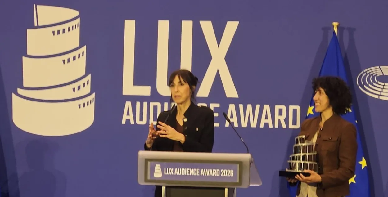 Испанская режиссёрка Ева Либертад во время награждения премией Lux Award
