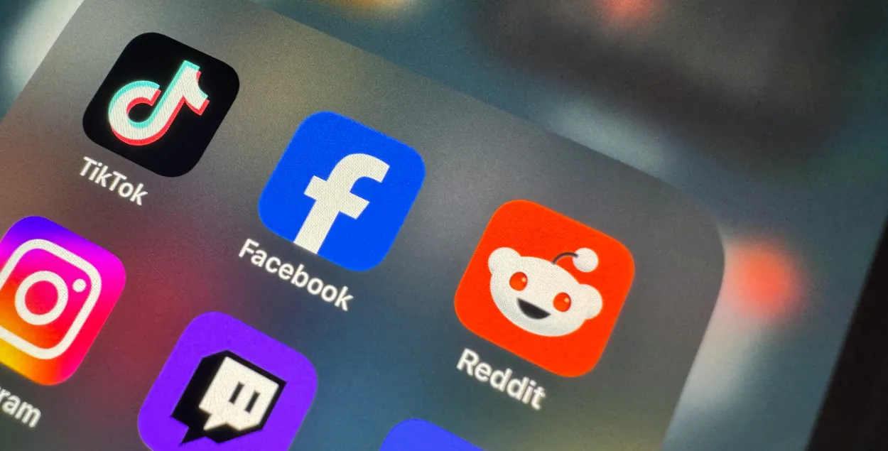 Reddit
