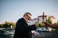 Виктор Бабарико на одном из пикетов 7 июня 2020 года / facebook кандидата в президенты