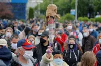 Во время сбора подписей в Минске / Reuters