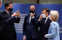 Лидеры стран ЕС достигли согласия о финансовой помощи на четвёртый день переговоров / Reuters​