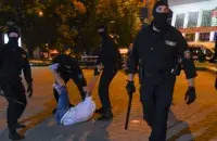 Задержание протестующего в Минске / PAP/EPA
